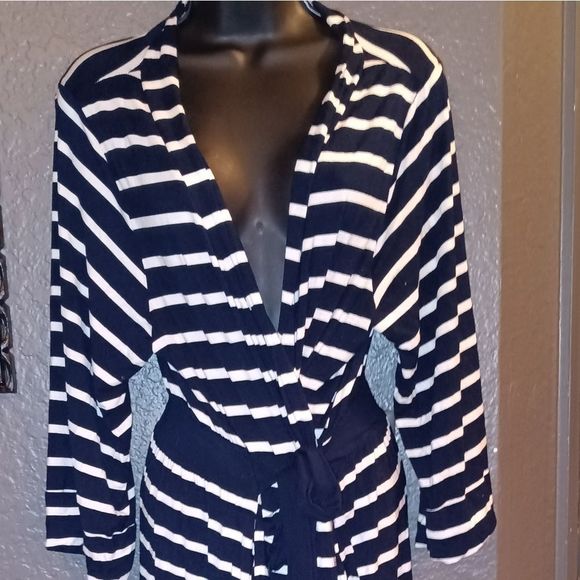 Navy & Striped robe w/attached belt - Picture 3 of 8